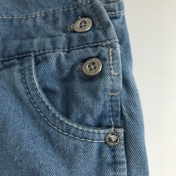 Guess Light Blue Denim Shortall Size 4T with Pink branding - Picture 4 of 6